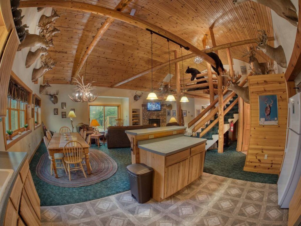 Hunting lodge for guided trophy hunts kitchen and view of loft